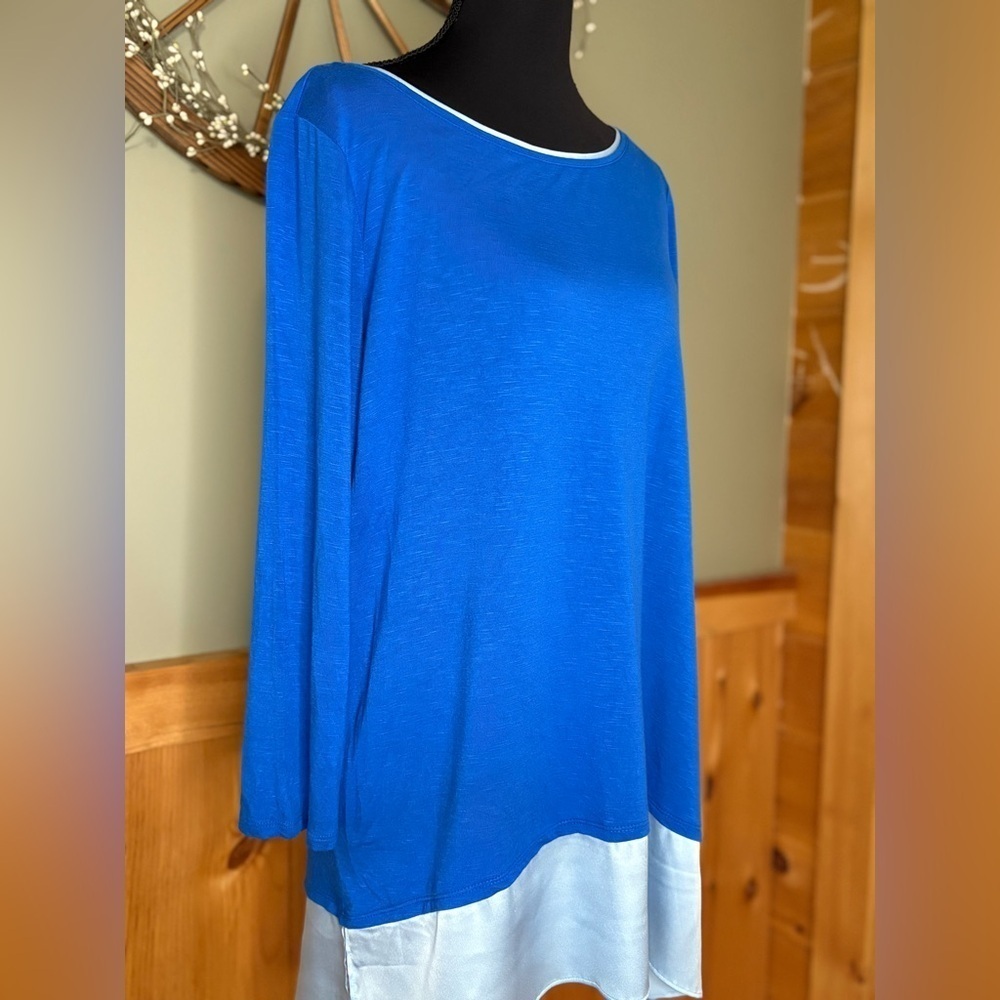 White House Black Market Royal Blue w/light blue satin feel bottom layer Sz: L - Picture 5 of 10